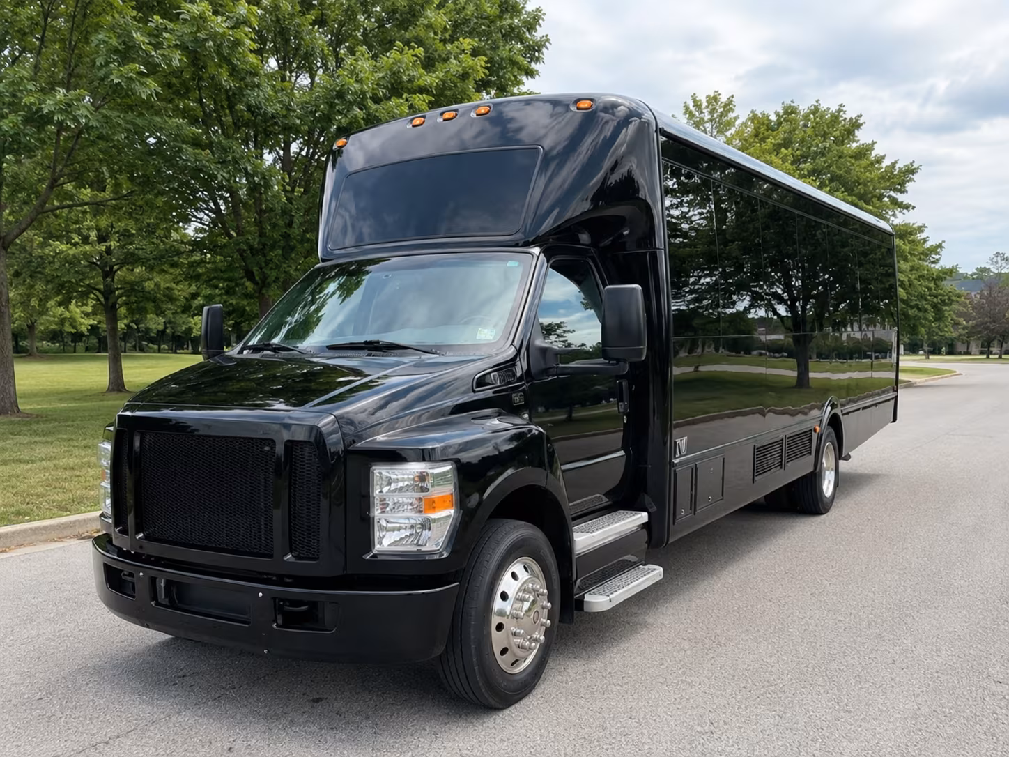colorado springs corporate retreat shuttle bus rentals